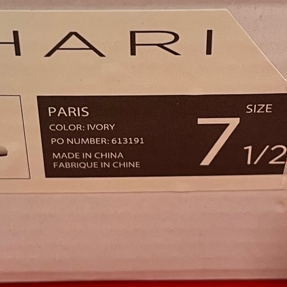 NIB Tahari Paris Ivory Vegan Pointed Toe Flats - Size 7.5 - Picture 6 of 6